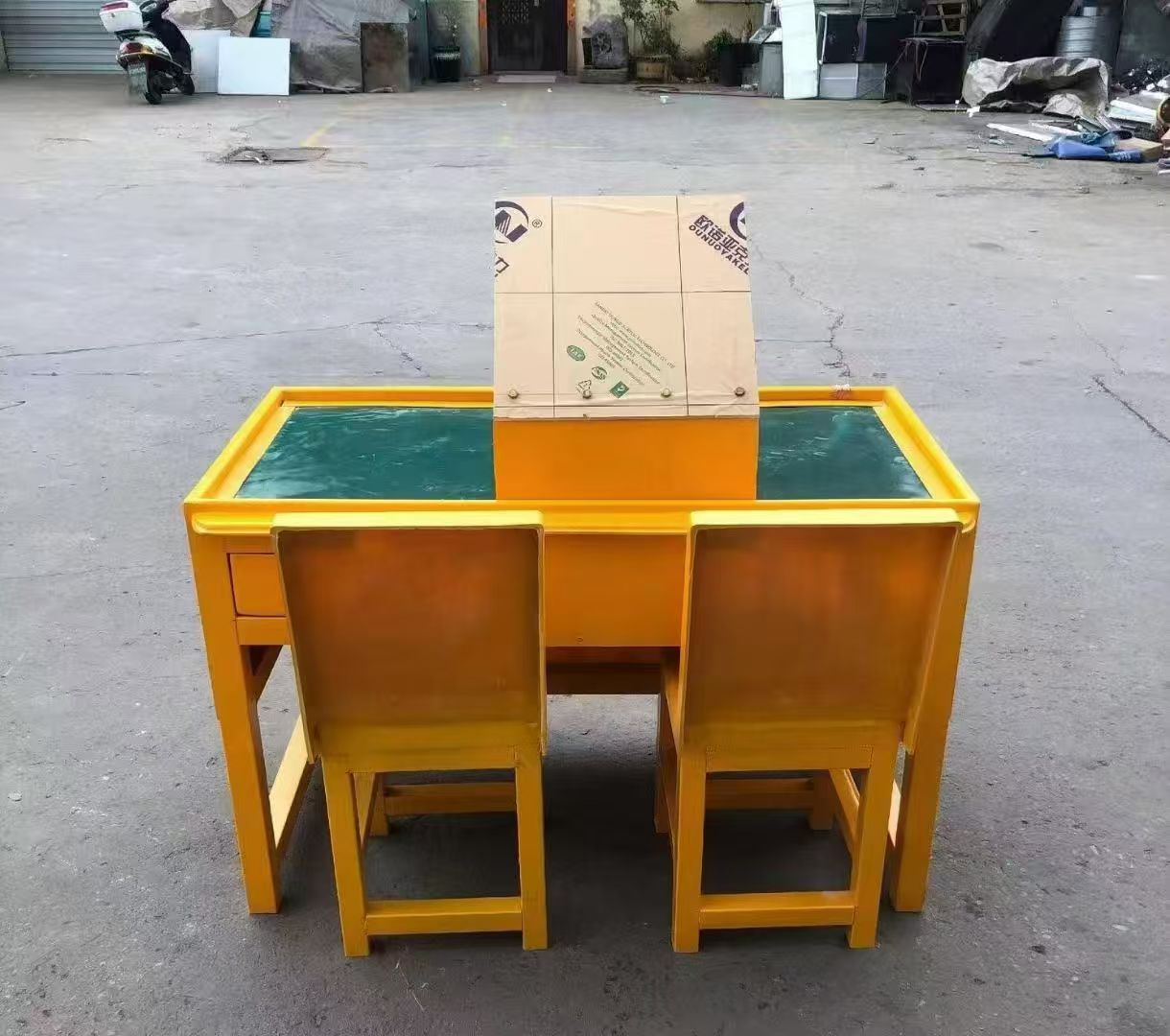 沙坪坝防静电导通桌井下煤矿火工品发放桌：危险品流转的安全守护者